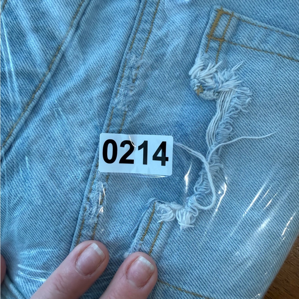 Zara Distressed Light Blue Denim Shorts size 8 100% cotton - Picture 9 of 9